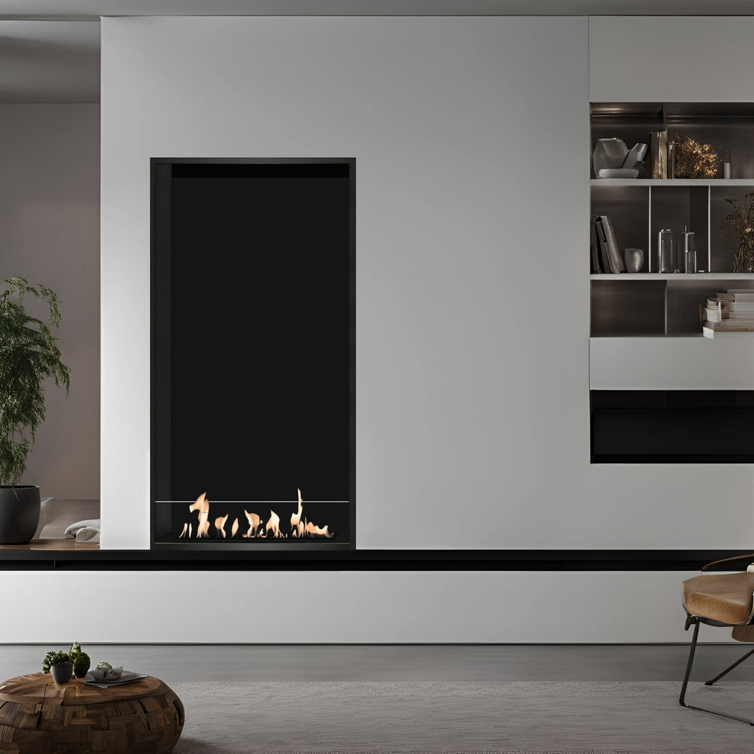Vertikaler Bioethanol Einbaukamin Einbauofen in einer modernen Wohnwand im Wohnzimmer aus Trockenbau mit Lowboard
